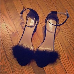 Black Heel sandals with Fur.